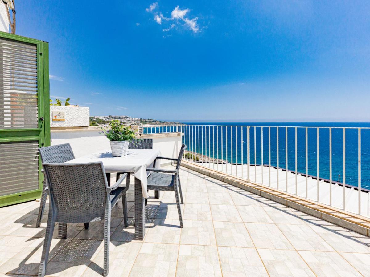 Apartment Sun & Sea Terrace-2 By Interhome Castro  Buitenkant foto